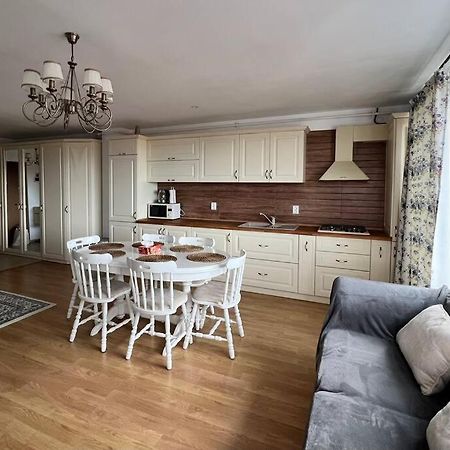 Central Apartment With Panoramic View Braşov Esterno foto
