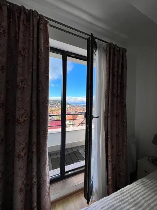 Central Apartment With Panoramic View Braşov Esterno foto
