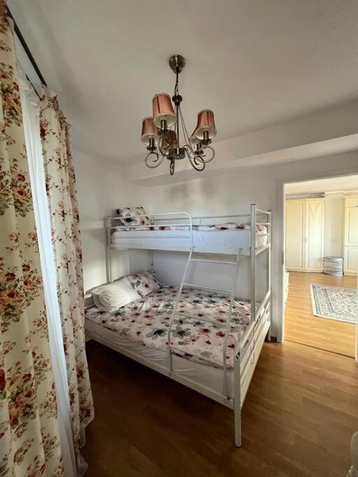 Central Apartment With Panoramic View Braşov Esterno foto