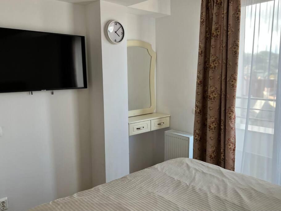 Central Apartment With Panoramic View Braşov Esterno foto